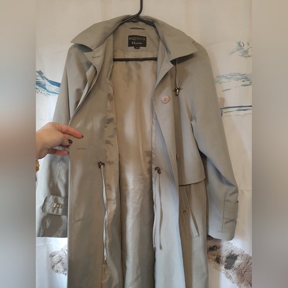 Trench coat style rain jacket - Picture 4 of 4